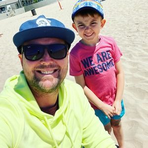 Meet your Posher, Dustin